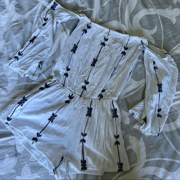 White Off the Shoulder Romper - Picture 2 of 4